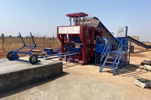 Machine de agglos, parpaing semi-automatique OTT5.1SA
