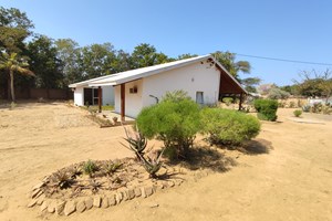 A LOUER-Belle villa confort 3 chambres dans quartier calme à Betsinjaka Tuléar Madagascar