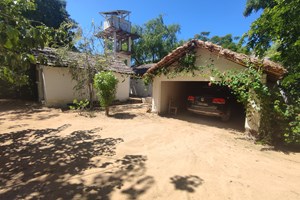 A VENDRE- Superbe villa basse 125m2 bord de mer accès plage direct à Mangily Tuléar Madagascar