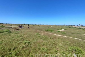 A VENDRE- Terrain 30 036m2 morcelable sur la route à Ankoronga tuléar Madagascar